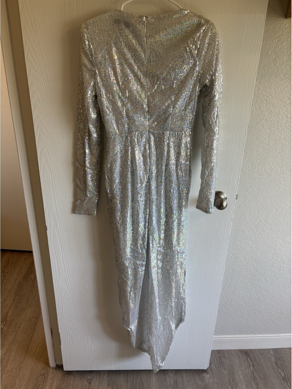 NWT Pretty Darling Silver Sequin Wrap Long Sleeve Maxi Dress White Size 2 - Picture 3 of 8